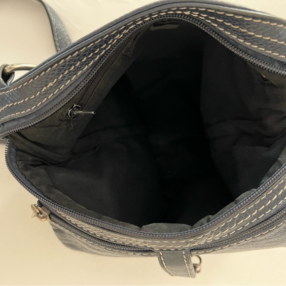 Soft Italian Leather Crossbody Messenger Bag - Picture 4 of 4